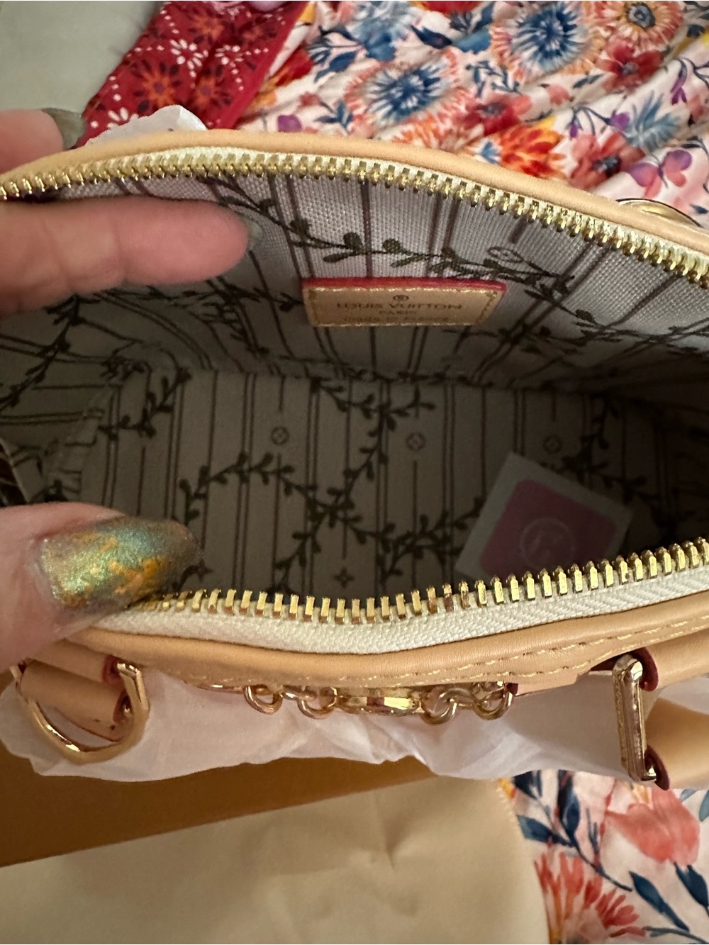 White & Tan Alma-Style Satchel 25 cm - Picture 2 of 8
